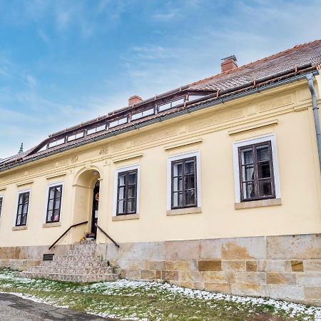 Jiřetín pod JedlovouRustic House V Luzickych Horachアパートメント エクステリア 写真