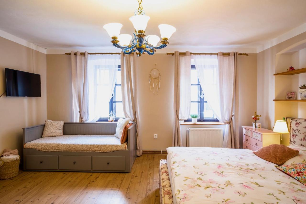 Jiřetín pod JedlovouRustic House V Luzickych Horachアパートメント エクステリア 写真