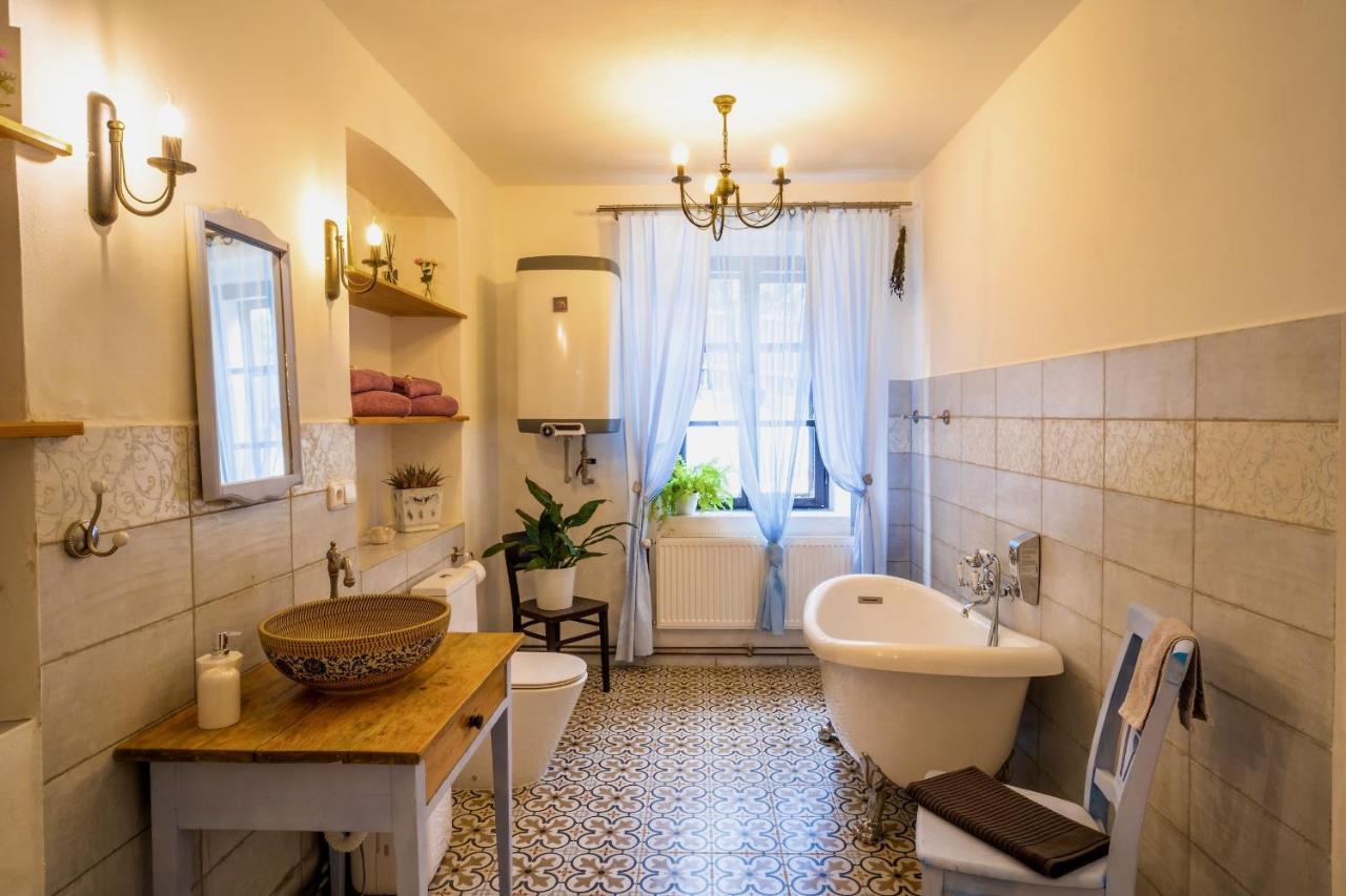 Jiřetín pod JedlovouRustic House V Luzickych Horachアパートメント エクステリア 写真